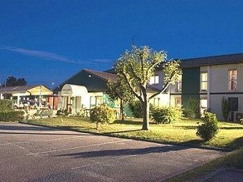 Logis Hotel Horus Restaurant Les Bruyeres Toulenne Eksteriør bilde