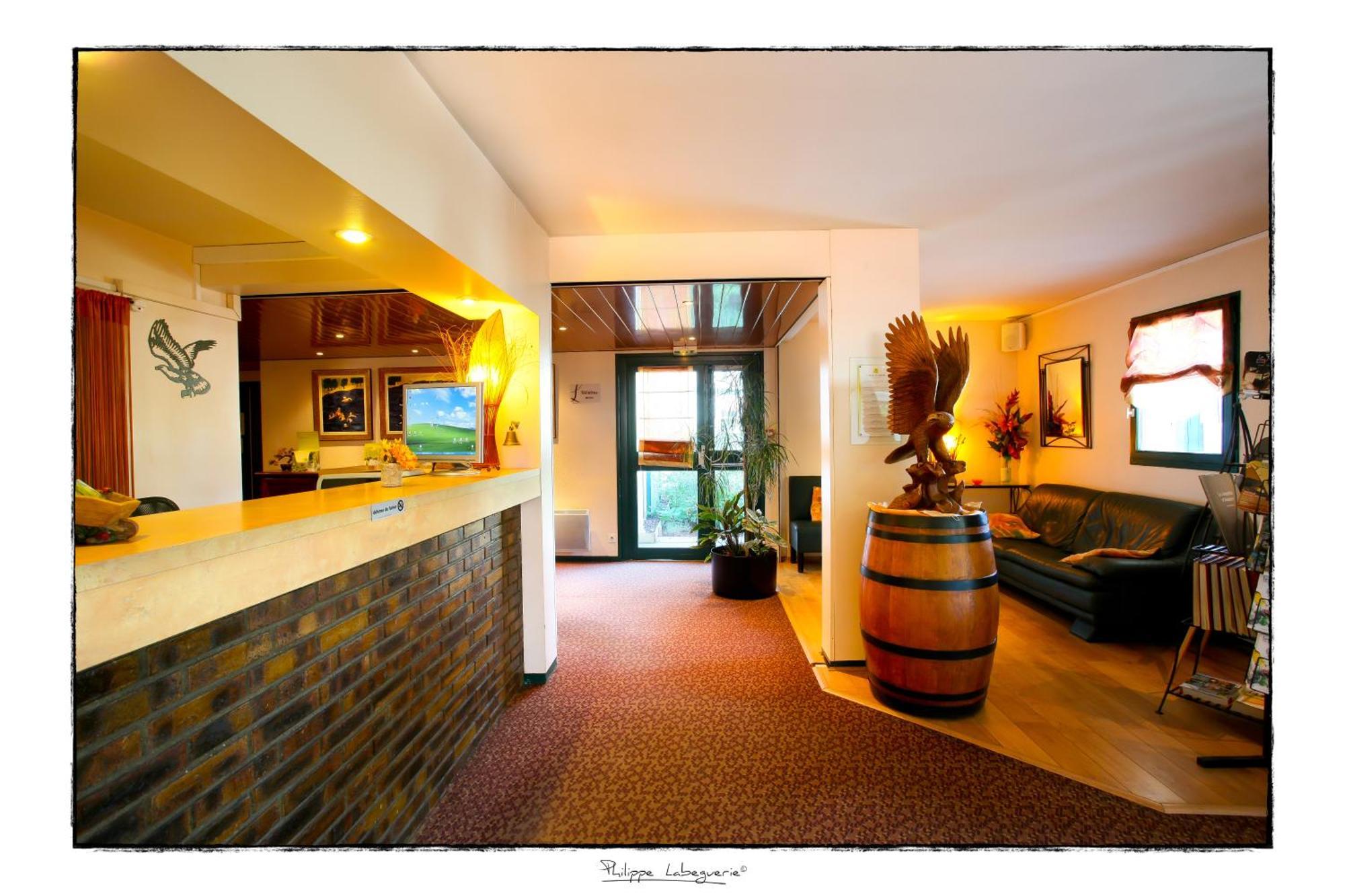 Logis Hotel Horus Restaurant Les Bruyeres Toulenne Eksteriør bilde