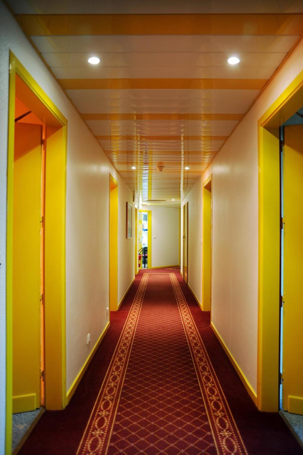 Logis Hotel Horus Restaurant Les Bruyeres Toulenne Eksteriør bilde