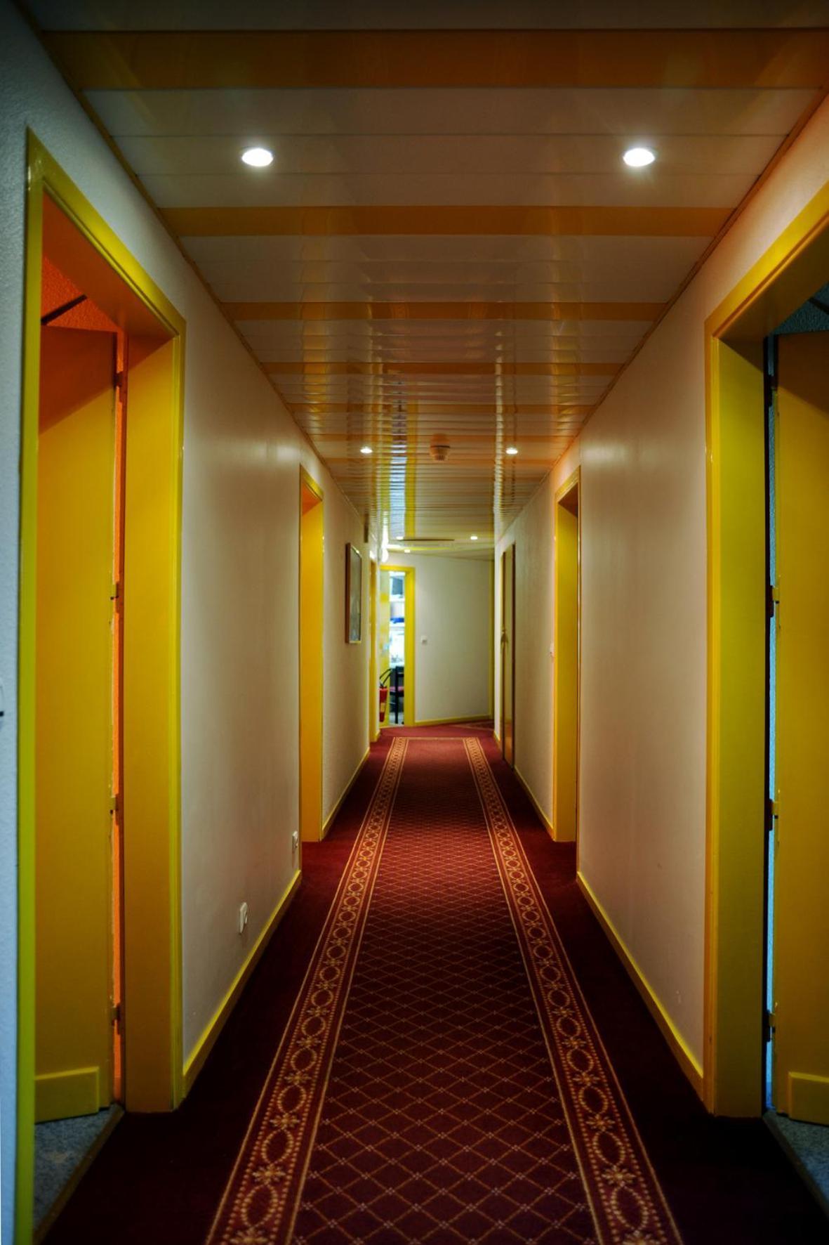 Logis Hotel Horus Restaurant Les Bruyeres Toulenne Eksteriør bilde
