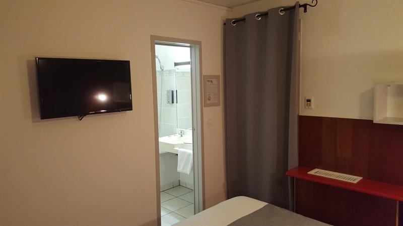 Logis Hotel Horus Restaurant Les Bruyeres Toulenne Eksteriør bilde