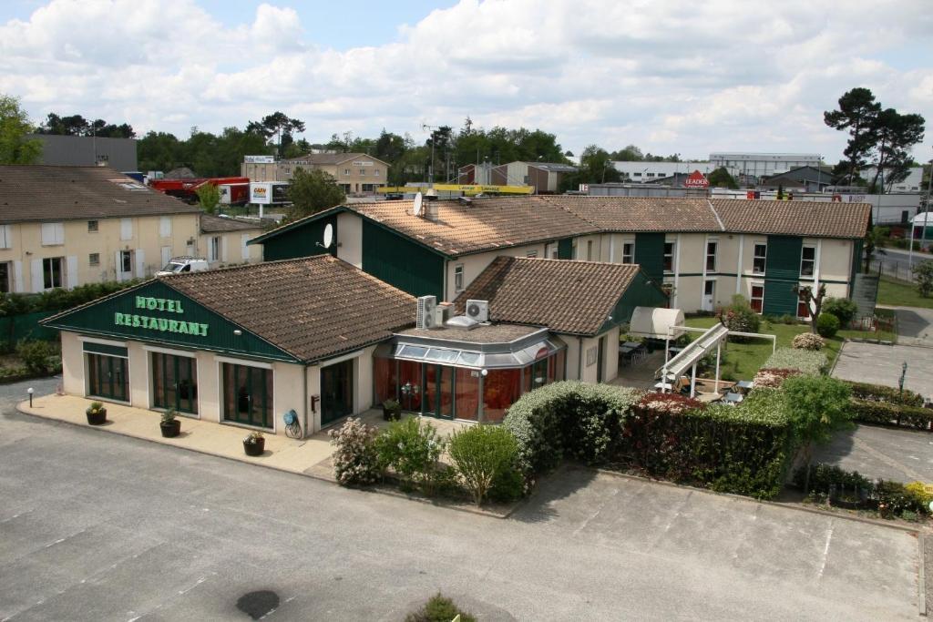 Logis Hotel Horus Restaurant Les Bruyeres Toulenne Eksteriør bilde