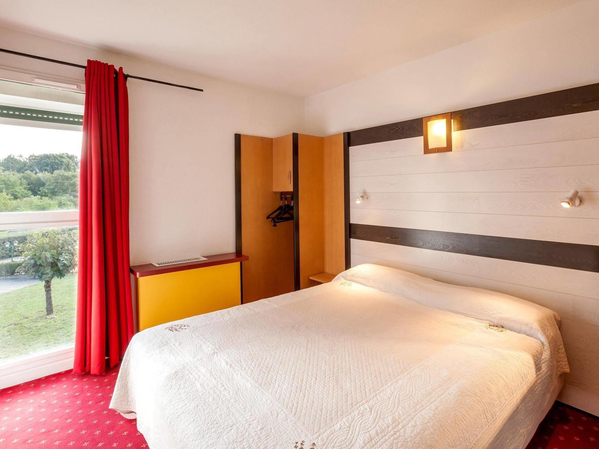 Logis Hotel Horus Restaurant Les Bruyeres Toulenne Eksteriør bilde