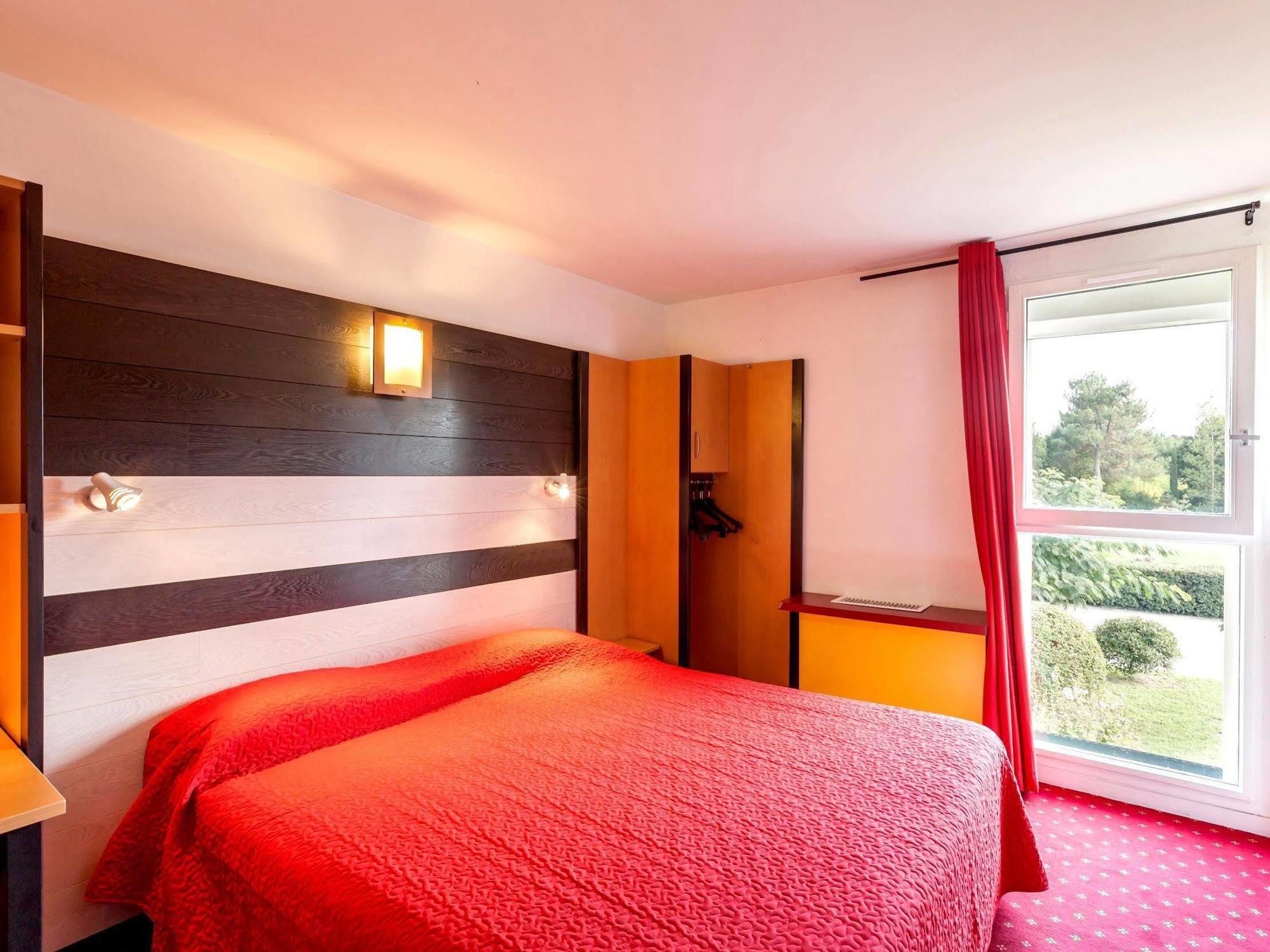 Logis Hotel Horus Restaurant Les Bruyeres Toulenne Eksteriør bilde