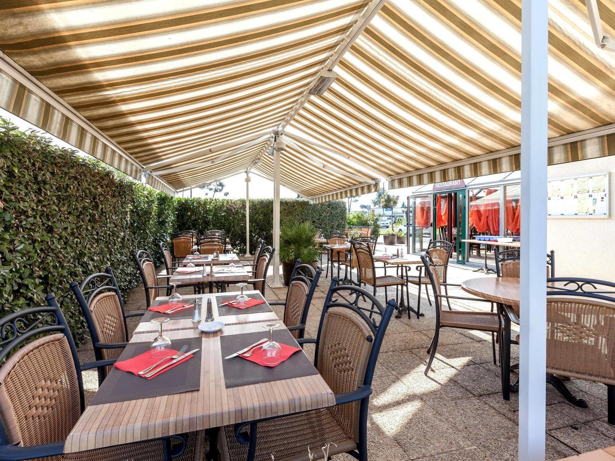 Logis Hotel Horus Restaurant Les Bruyeres Toulenne Eksteriør bilde