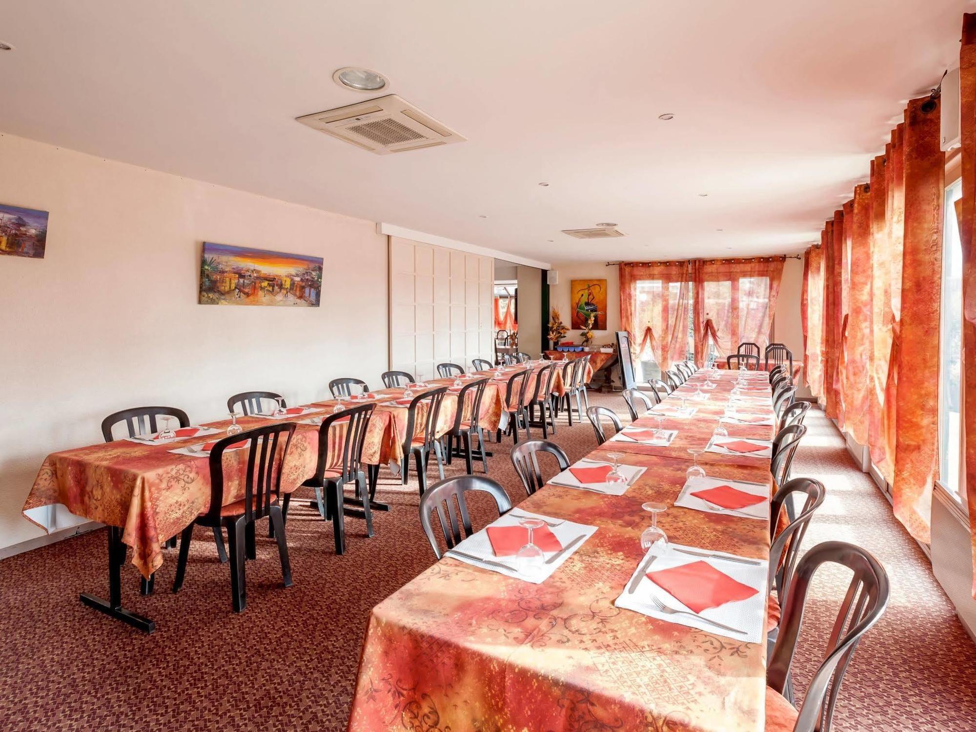 Logis Hotel Horus Restaurant Les Bruyeres Toulenne Eksteriør bilde
