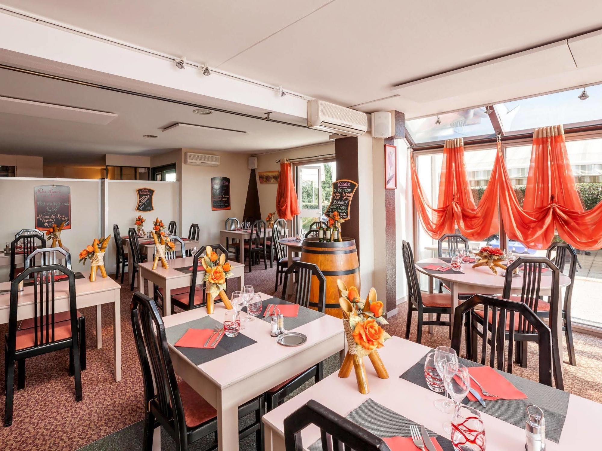 Logis Hotel Horus Restaurant Les Bruyeres Toulenne Eksteriør bilde