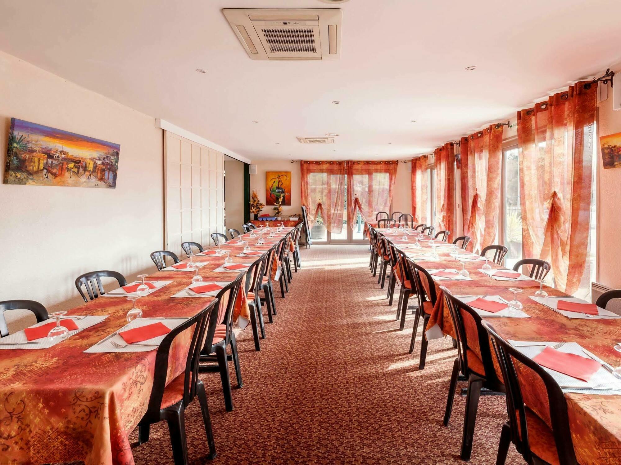 Logis Hotel Horus Restaurant Les Bruyeres Toulenne Eksteriør bilde