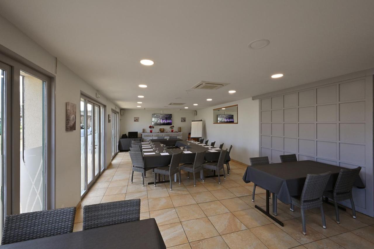 Logis Hotel Horus Restaurant Les Bruyeres Toulenne Eksteriør bilde